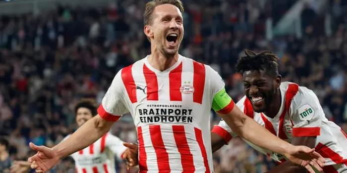 歐冠烽火中，PSV埃因霍溫的逆襲交響